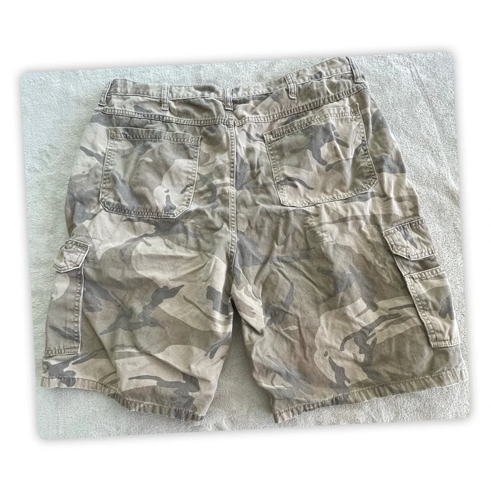 Wrangler Men's Shorts Bundle Size 40, 3‎ Shorts